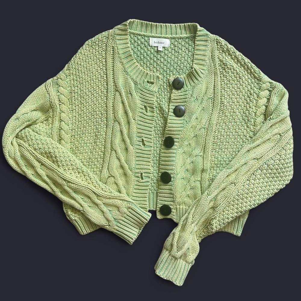 CABLE KNIT CROPPED CARDIGAN